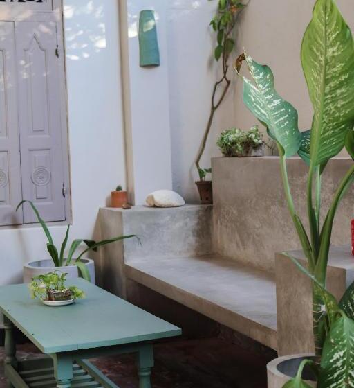 ペンション Hawara Coliving Midigama