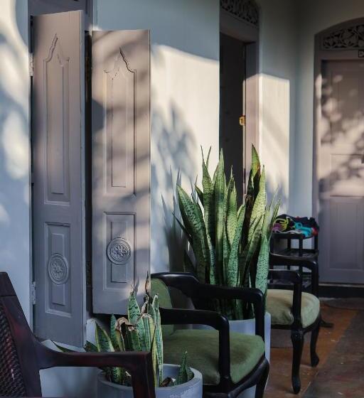 ペンション Hawara Coliving Midigama