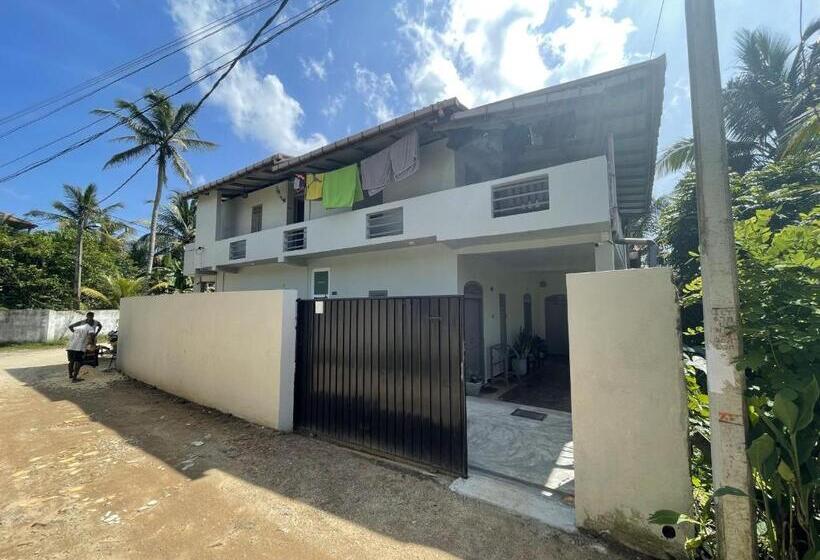 ペンション Hawara Coliving Midigama