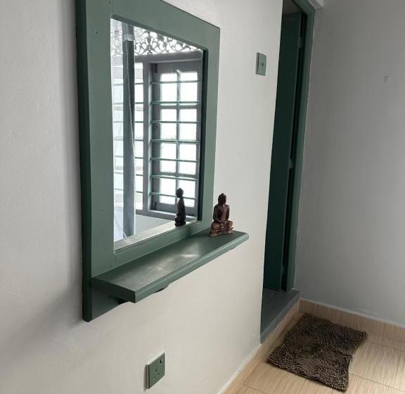 ペンション Hawara Coliving Midigama