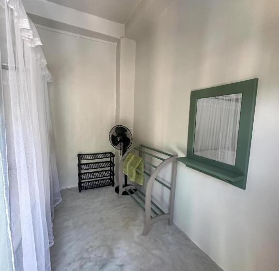 ペンション Hawara Coliving Midigama