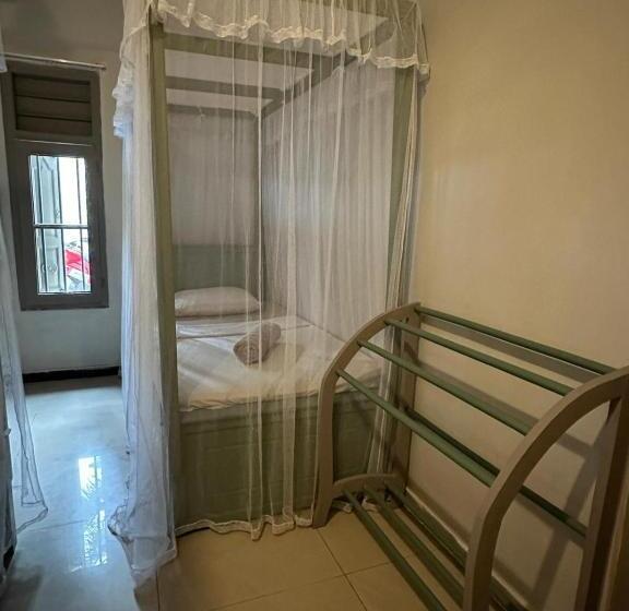 ペンション Hawara Coliving Midigama