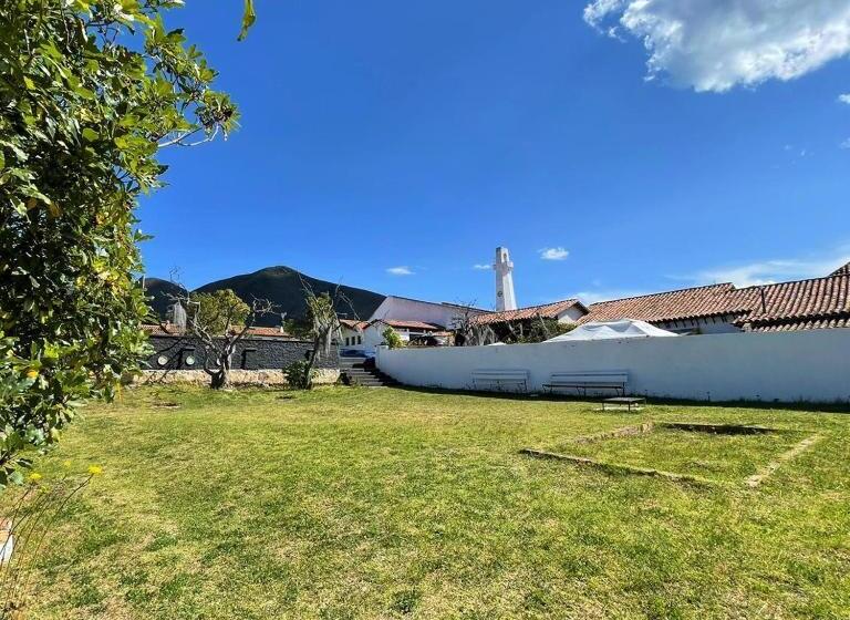 펜션 Club Aviva Guatavita Hostel Restaurante, Disco & Bar