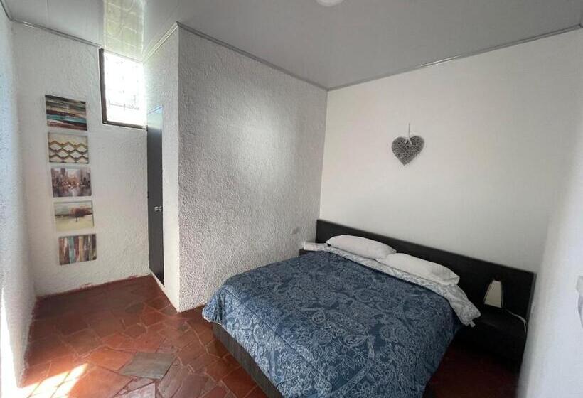 펜션 Club Aviva Guatavita Hostel Restaurante, Disco & Bar