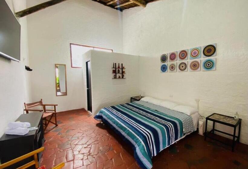 펜션 Club Aviva Guatavita Hostel Restaurante, Disco & Bar