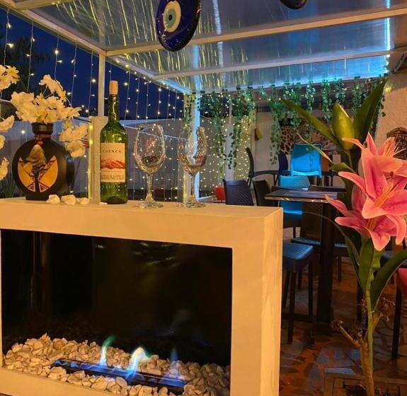 펜션 Club Aviva Guatavita Hostel Restaurante, Disco & Bar