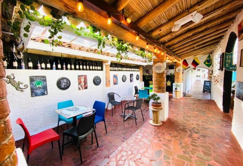 펜션 Club Aviva Guatavita Hostel Restaurante, Disco & Bar