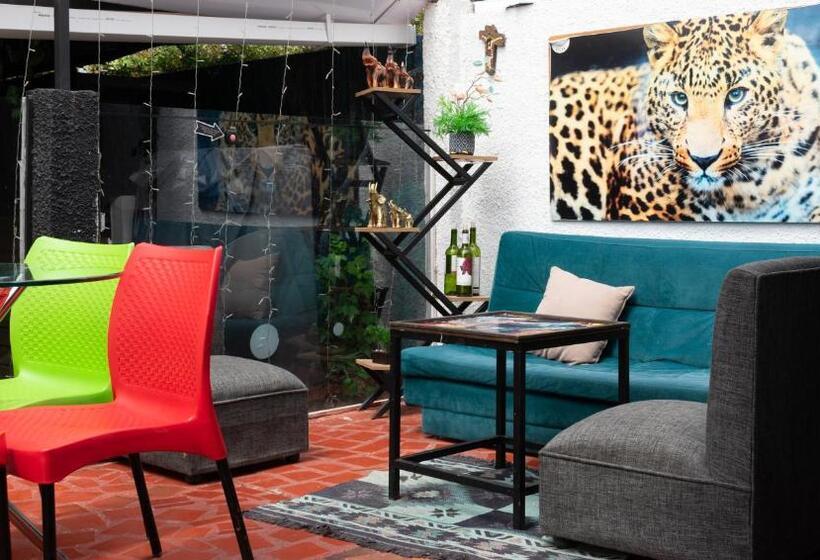 펜션 Club Aviva Guatavita Hostel Restaurante, Disco & Bar