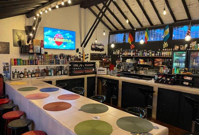 펜션 Club Aviva Guatavita Hostel Restaurante, Disco & Bar