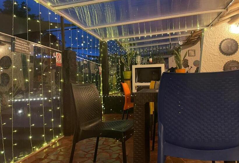 펜션 Club Aviva Guatavita Hostel Restaurante, Disco & Bar