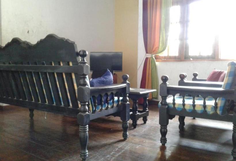 بنسيون Dennis Villa