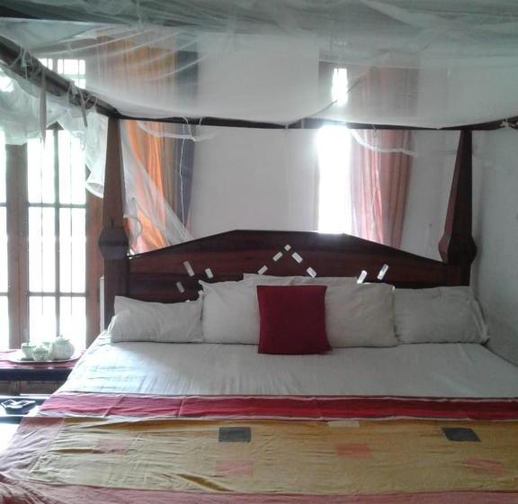 بنسيون Dennis Villa