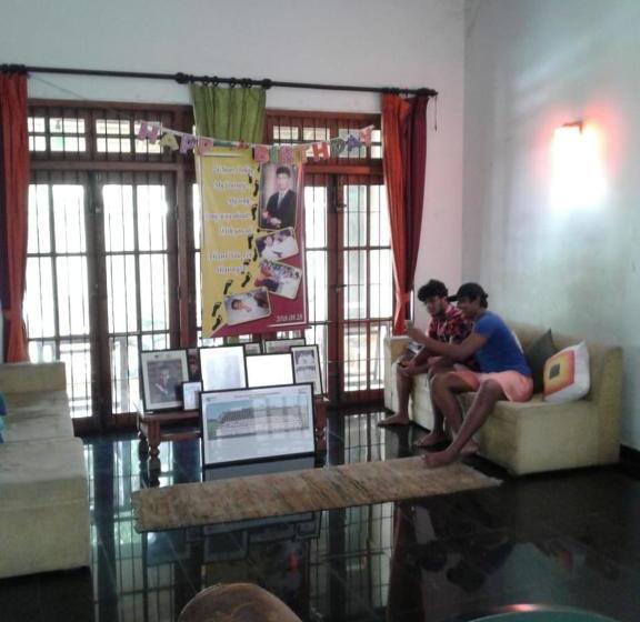 بنسيون Dennis Villa