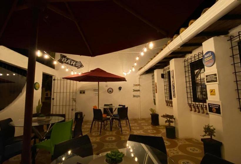 پانسیون Club Aviva Guatavita   Hostel   Restaurante, Disco & Bar