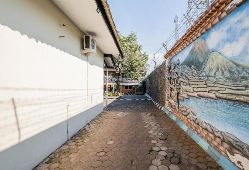Urbanview Hotel Near Jatim Park 1 By Reddoorz