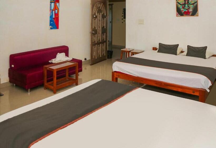 호스텔 Blissful Haven Art House   Near Entrance To Auroville