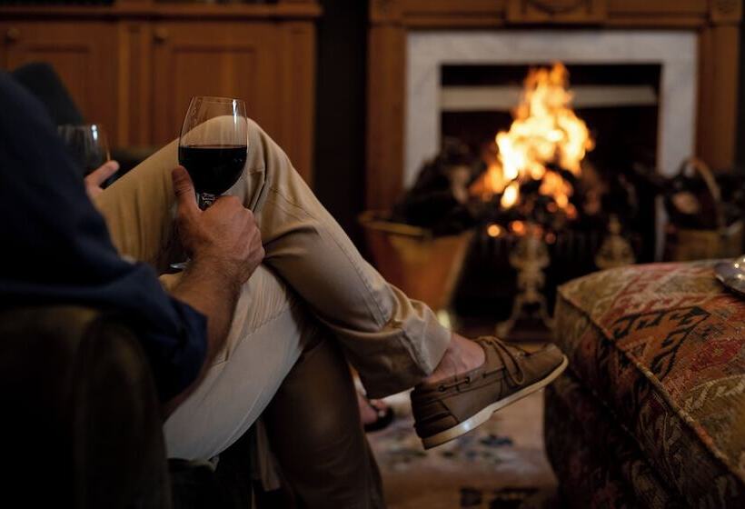 住宿加早餐  Avontuur Manor House And Wine Estate