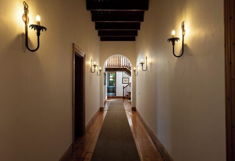 住宿加早餐  Avontuur Manor House And Wine Estate