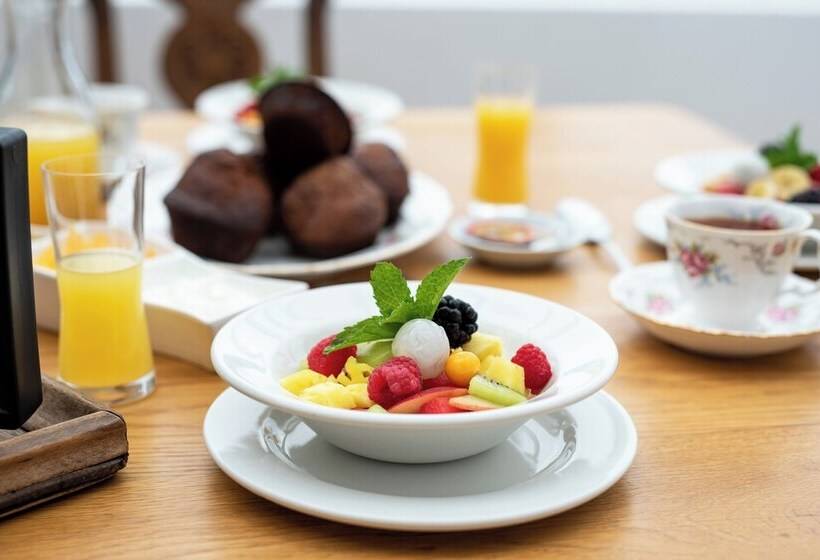 住宿加早餐  Avontuur Manor House And Wine Estate