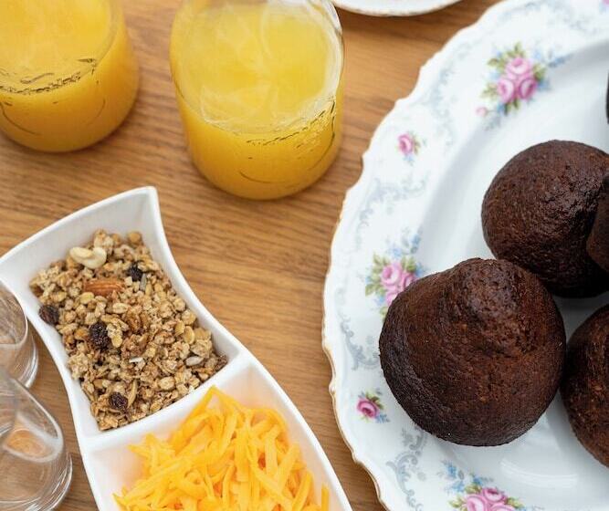 住宿加早餐  Avontuur Manor House And Wine Estate