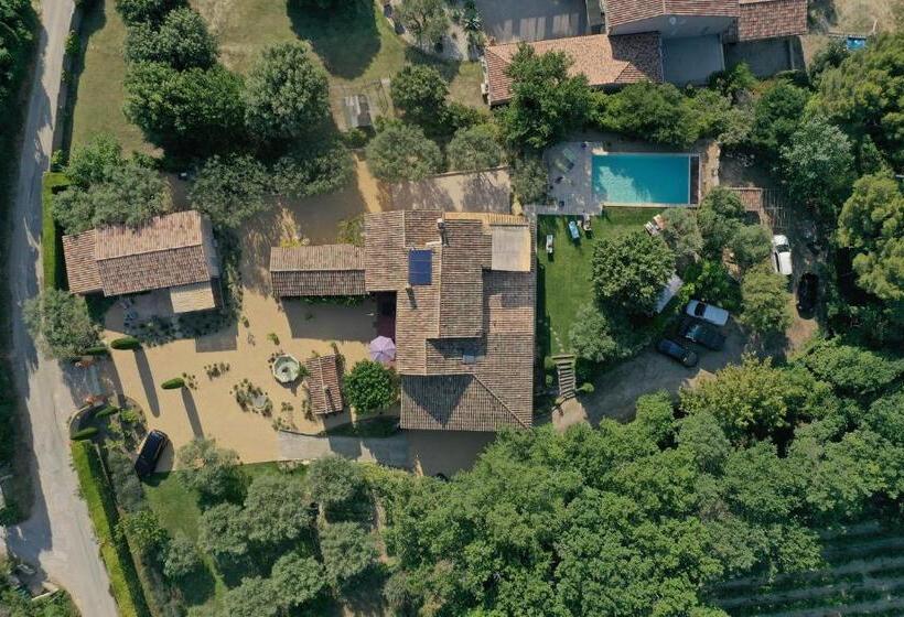 ベッドアンドブレックファースト Le Mas Carré Séguret