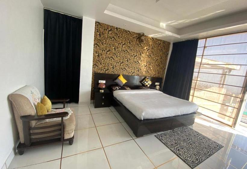 مبيت وإفطار Parimahal Homestay
