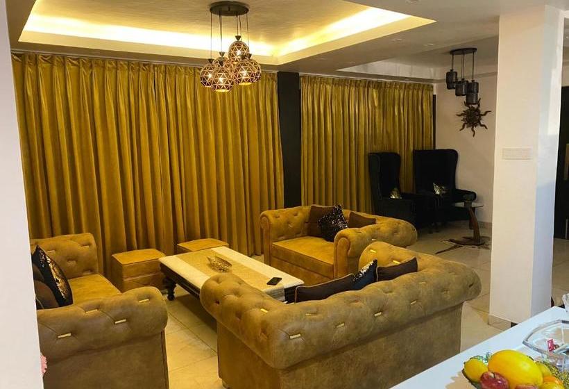 تختخواب و صبحانه Parimahal Homestay