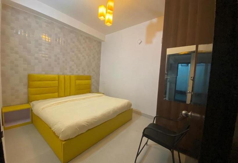 تختخواب و صبحانه Parimahal Homestay