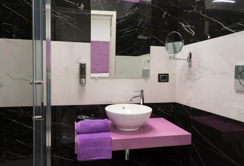 تختخواب و صبحانه Royal Central Room