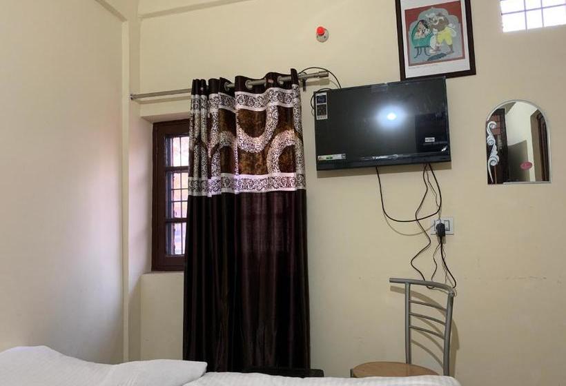 호텔 Baddi Guest House