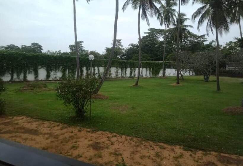 Отель Good Wood Airport