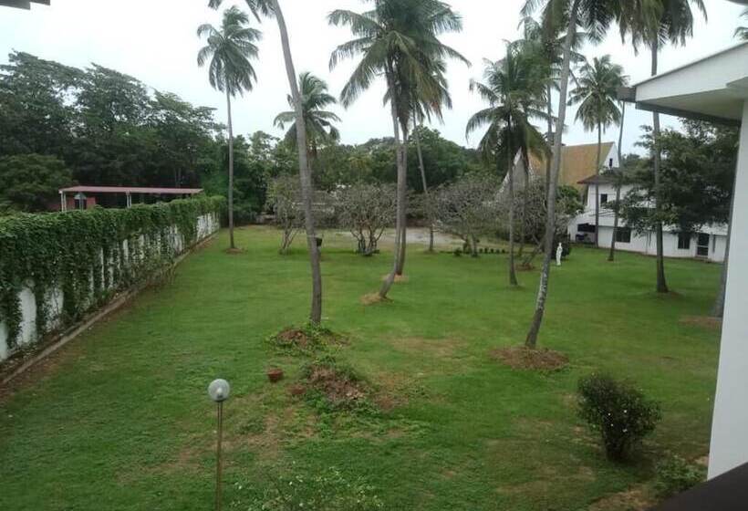 Отель Good Wood Airport