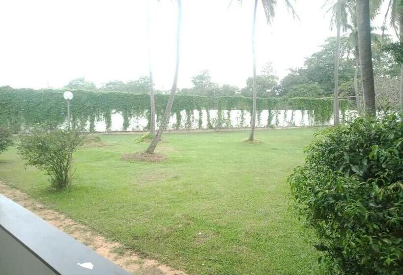 Отель Good Wood Airport