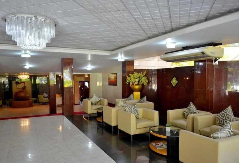 Отель Good Wood Airport