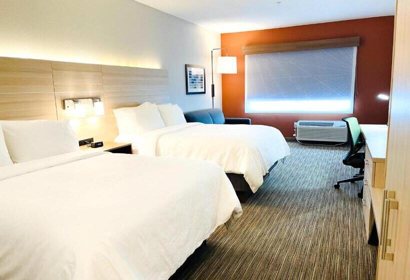 Отель Holiday Inn Express & Suites Blythe, An Ihg