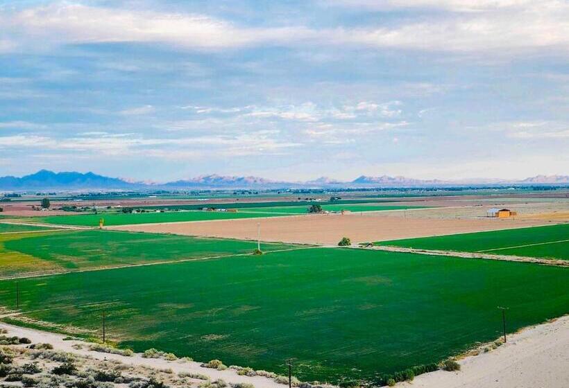 Отель Holiday Inn Express & Suites Blythe, An Ihg