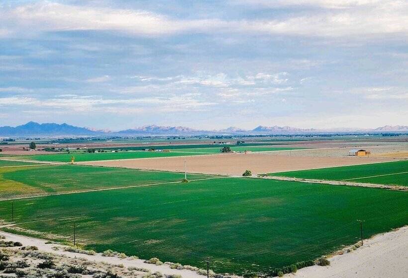 Отель Holiday Inn Express & Suites Blythe, An Ihg