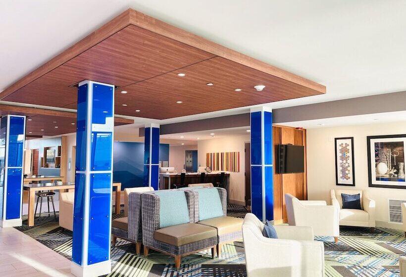 Отель Holiday Inn Express & Suites Blythe, An Ihg