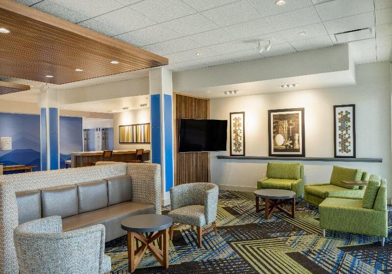 فندق Holiday Inn Express & Suites   Watertown, An Ihg