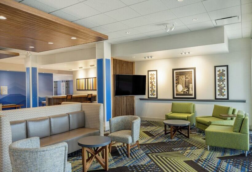 فندق Holiday Inn Express & Suites   Watertown, An Ihg