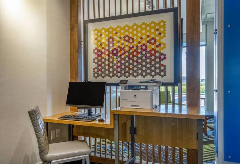 فندق Holiday Inn Express & Suites   Watertown, An Ihg