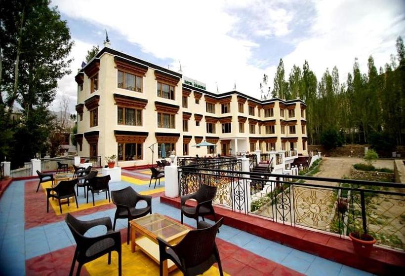 Hotel Khakshal Chubi
