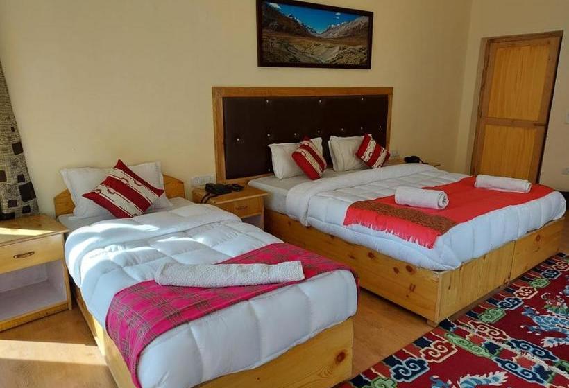 Hotel Khakshal Chubi