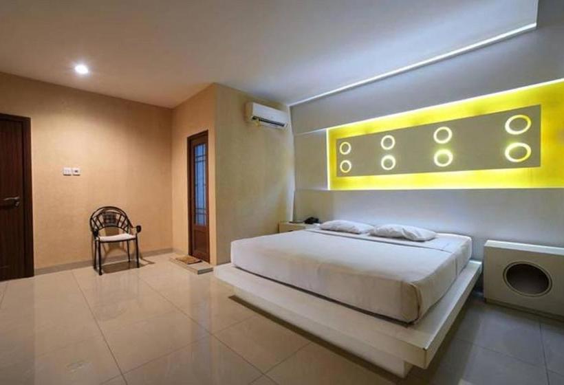 Отель Majestiq Pku