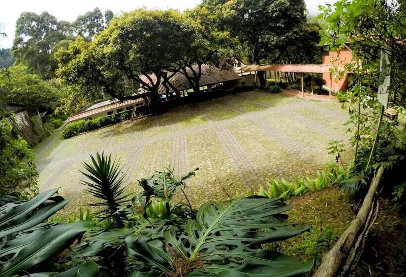 호텔 Mama Tungu Hostel