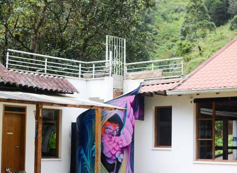 호텔 Mama Tungu Hostel