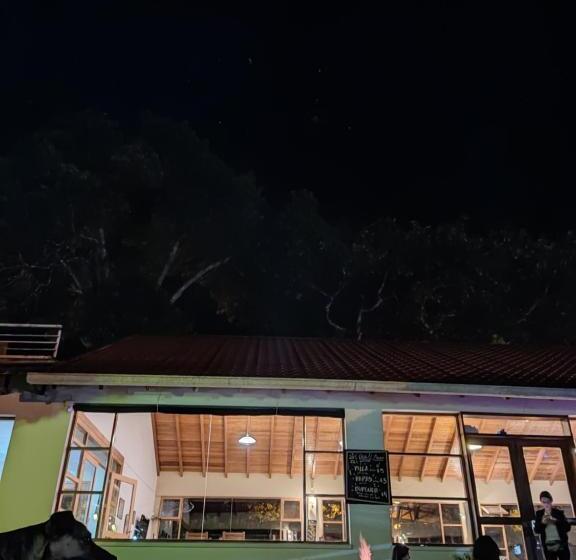 호텔 Mama Tungu Hostel