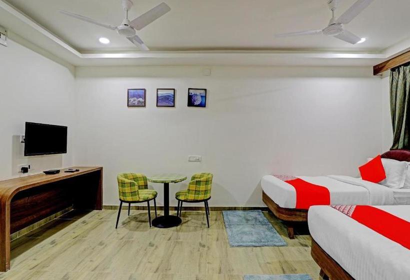 בית מלון כפרי Oyo 69436  Royal Wings