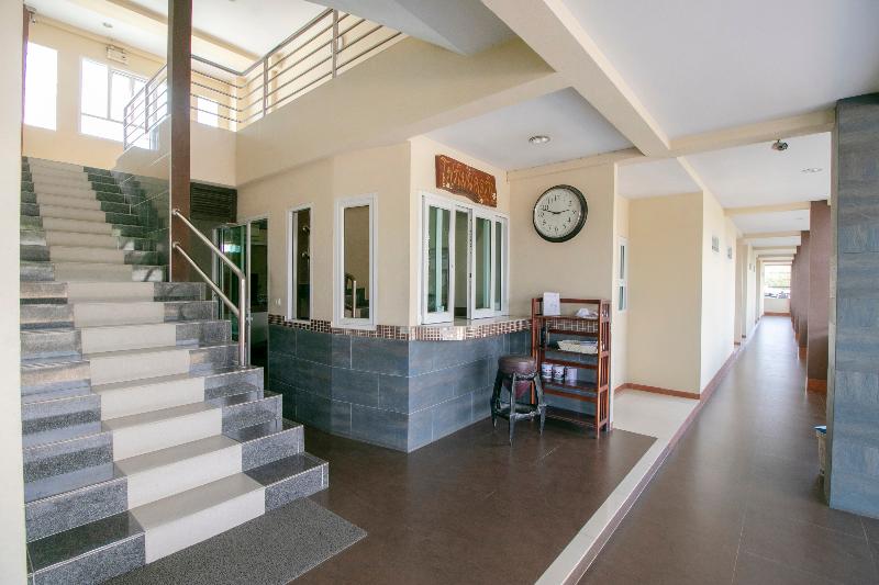 Отель Oyo 75387 4 Men Court