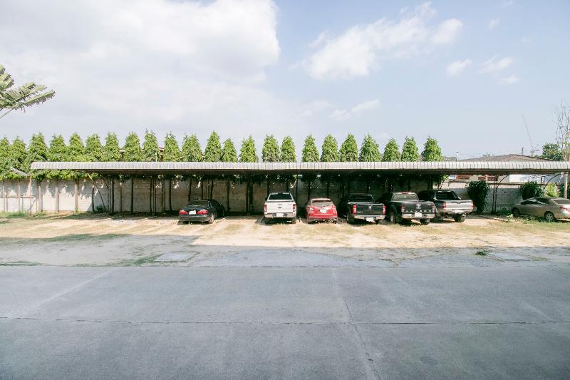 Отель Oyo 75387 4 Men Court